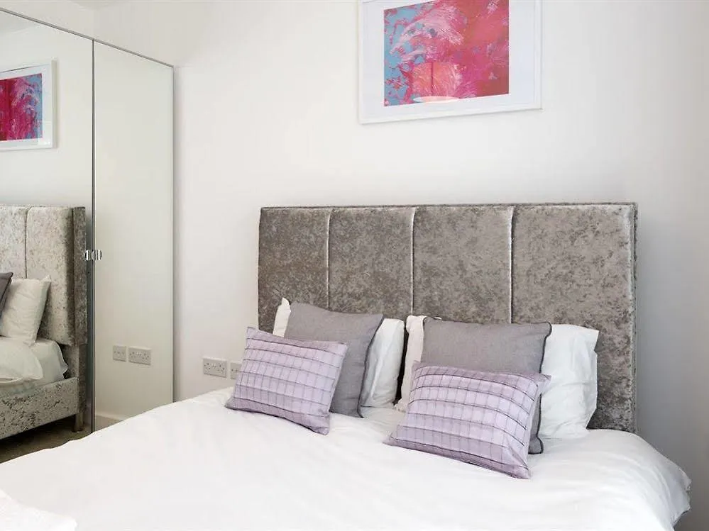In2 London Apartment